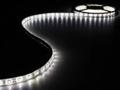 Vellight Vellight LEDS01W 300 LED's Strip 5 M En Voeding White